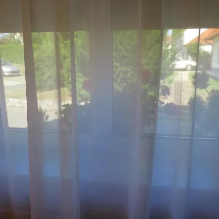 Kővirág Apartman *