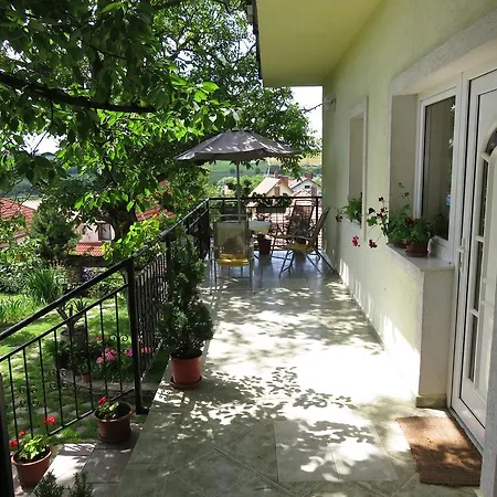 Apartman Kővirág *