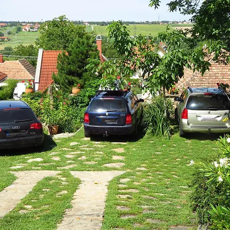 Apartman Kővirág *